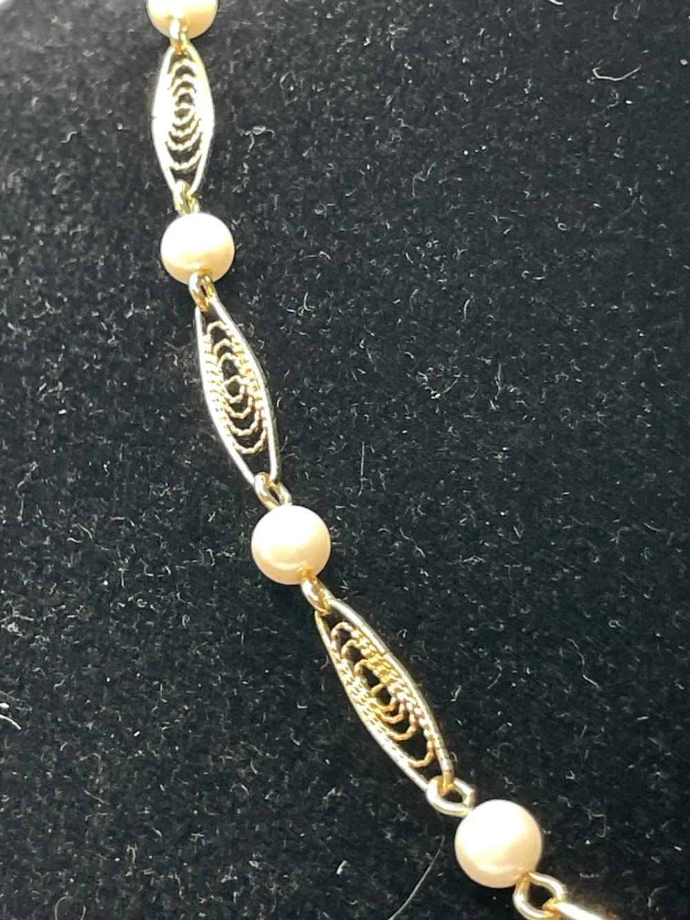 Vintage Sarah Coventry Filigree Lady 1973 Gold Tone Faux Pearl Choker Necklace